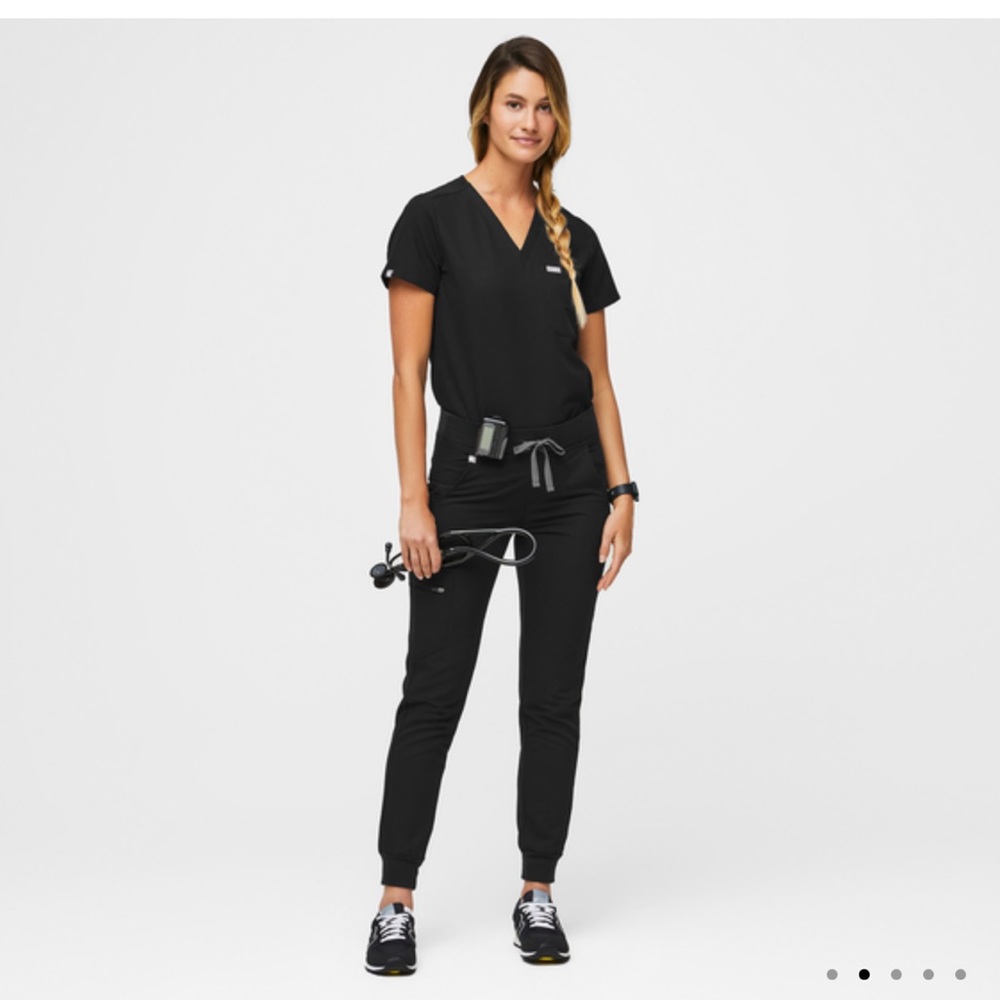 FIGS scrubs set - Black XS Top, XS Petite Pants